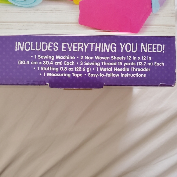 "My very own sewing machine for age 8+" - Picture 3 of 5